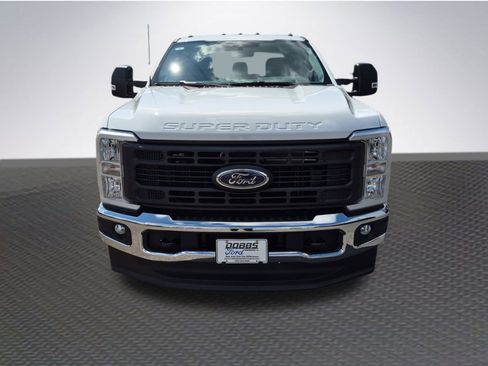 New 2026 Ford F250 XL w/ FX4 Off-Road Package image 3