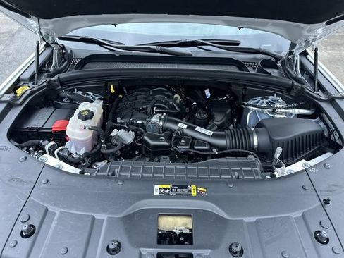 Used 2024 Jeep Grand Cherokee Altitude AWD/4WD image 19