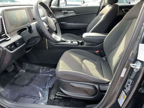 Used 2024 Kia Sportage LX image 15