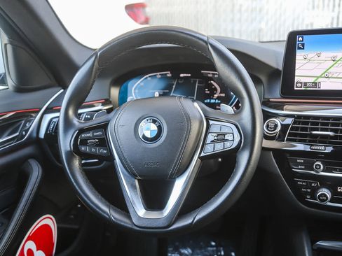 Used 2023 BMW 530e w/ Convenience Package image 12