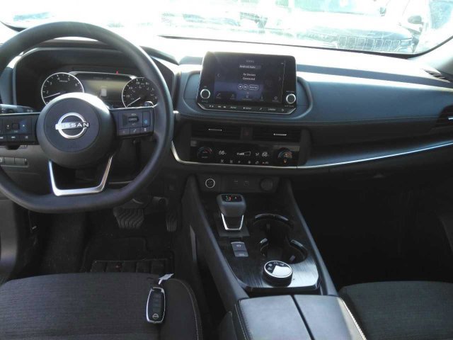 Used 2023 Nissan Rogue SV AWD/4WD image 3