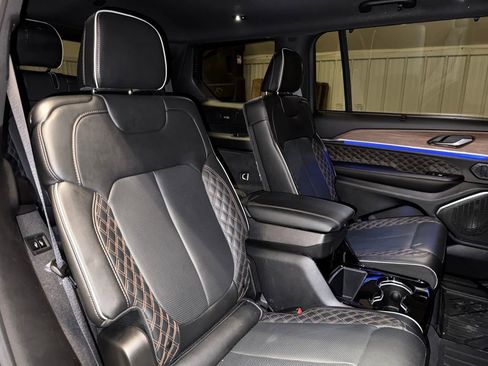 Used 2025 Jeep Grand Cherokee L Summit w/ Advanced Protech Group IV image 28