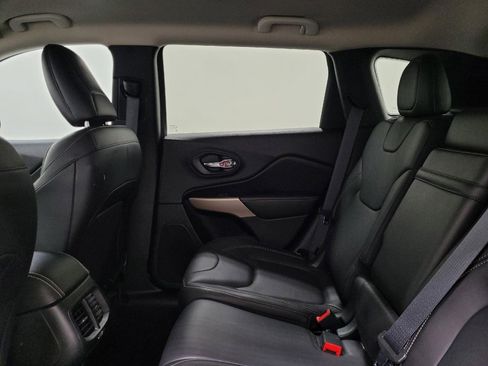 Used 2018 Jeep Cherokee Limited image 18