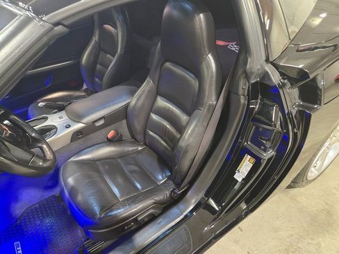 Used 2005 Chevrolet Corvette Coupe w/ Preferred Equipment Group image 20
