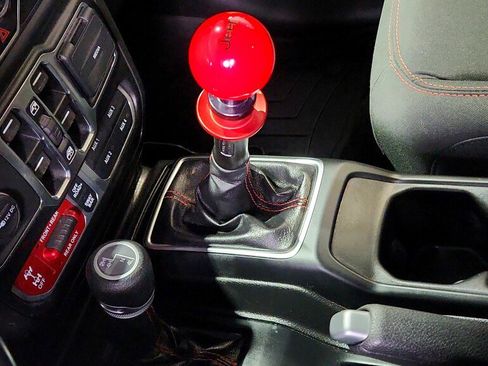 Used 2021 Jeep Gladiator Rubicon image 17