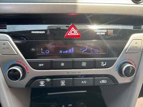 Used 2017 Hyundai Elantra SE w/ SE A/T Tech Package 03 FWD image 18