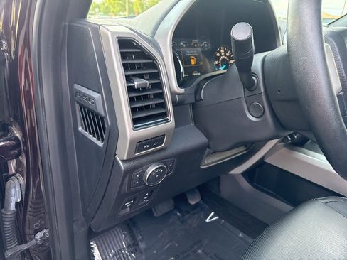 Used 2018 Ford F150 Lariat w/ Equipment Group 502A Luxury image 20