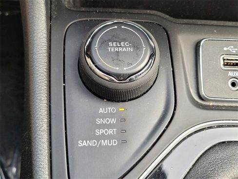 New 2023 Jeep Cherokee Altitude Lux w/ Lux Elite Package image 10