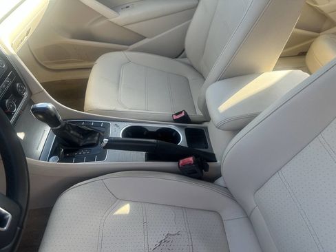 Used 2014 Volkswagen Passat TDI SE image 16