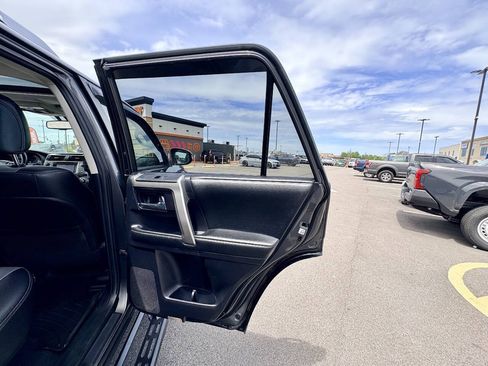 Used 2015 Toyota 4Runner SR5 Premium AWD/4WD image 32