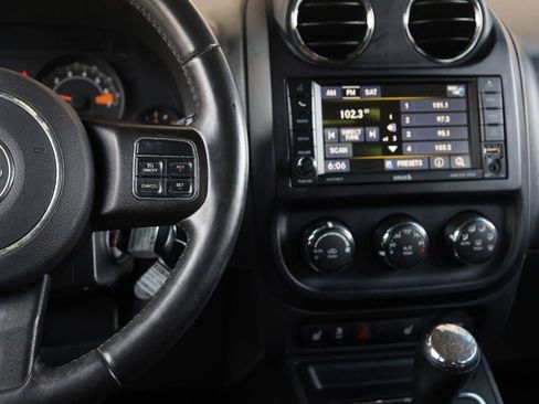 Used 2016 Jeep Patriot High Altitude AWD/4WD image 24