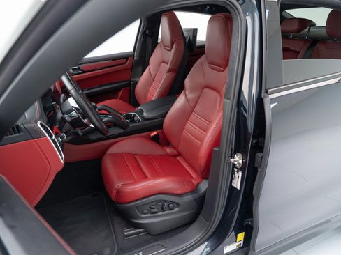 Certified 2023 Porsche Cayenne GTS image 5