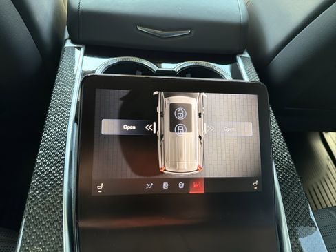 Used 2025 Cadillac Escalade V AWD/4WD image 28