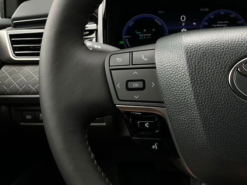 Used 2026 Toyota Camry XLE image 33