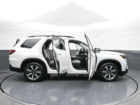 Certified 2024 Honda Pilot Elite image 44