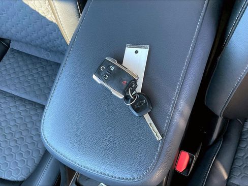 Used 2022 Chevrolet Colorado Z71 image 10