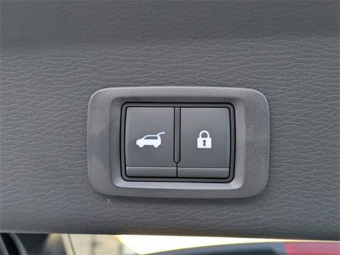 New 2025 Mitsubishi Outlander SE image 13