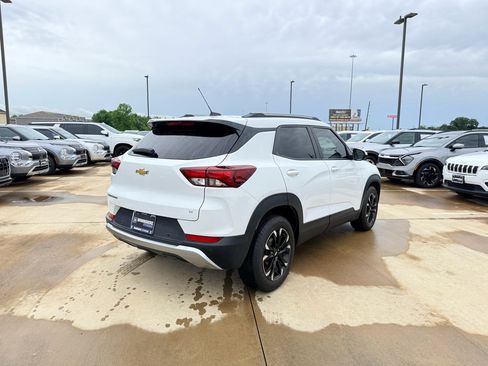Used 2021 Chevrolet TrailBlazer LT w/ Convenience Package FWD image 5