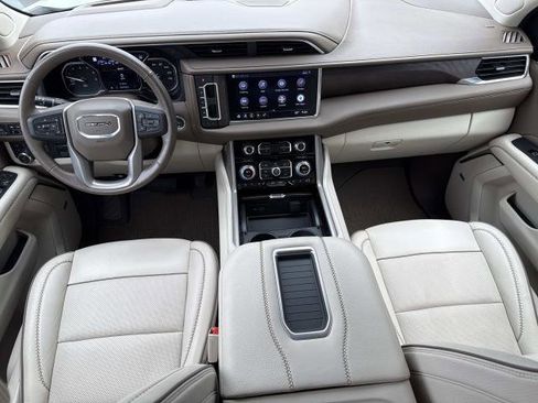 Used 2021 GMC Yukon Denali w/ Denali Premium Package AWD/4WD image 29