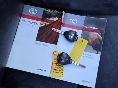 Used 2010 Toyota 4Runner SR5 w/ Convenience Pkg AWD/4WD image 18