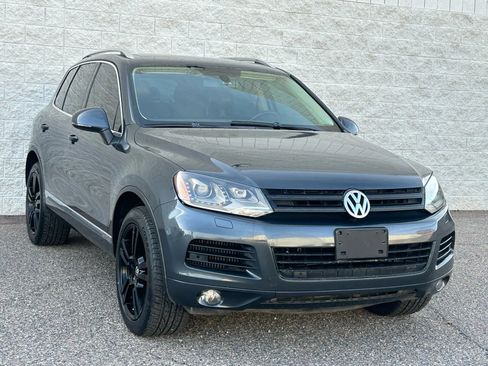 Used 2012 Volkswagen Touareg TDI image 3