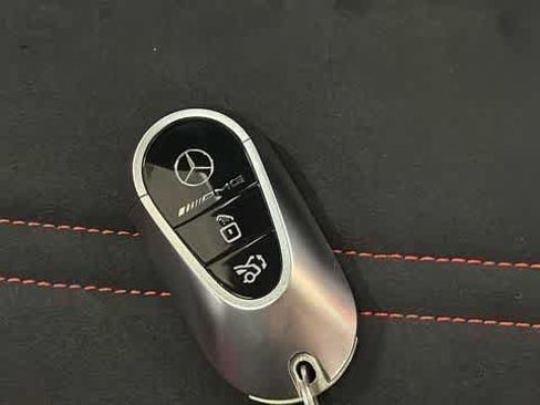 Used 2025 Mercedes-Benz E 53 AMG e 4MATIC Sedan image 35