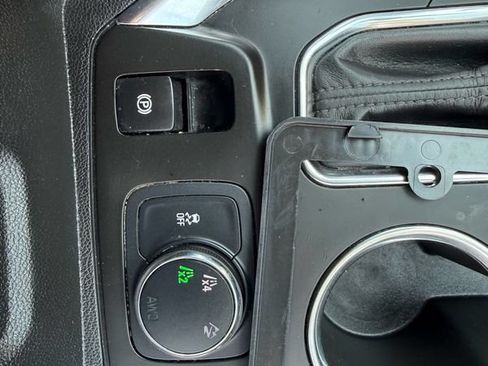 Used 2020 Chevrolet Traverse LS AWD/4WD image 27