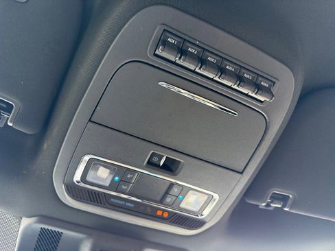 Used 2023 Ford F250 Lariat w/ FX4 Off-Road Package image 39