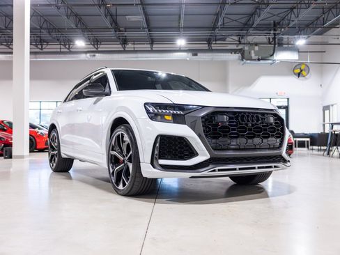 Used 2024 Audi RS Q8 AWD/4WD image 3