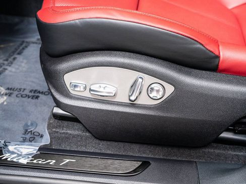 New 2026 Porsche Macan Turbo image 28