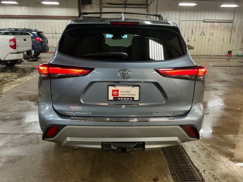 Used 2022 Toyota Highlander Platinum image 4