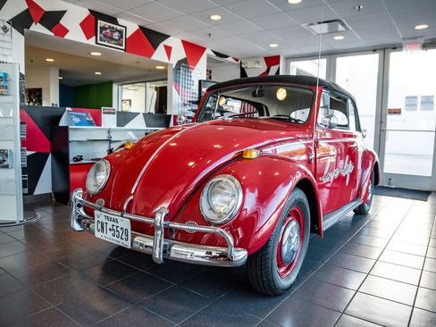 New 2026 Volkswagen Taos SE image 17