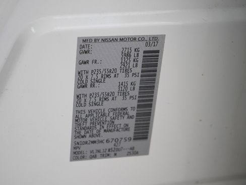 Used 2017 Nissan Pathfinder Platinum image 32