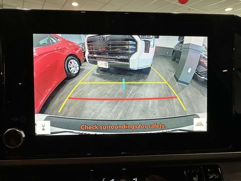 Used 2025 Toyota Camry SE w/ Convenience Package FWD image 22