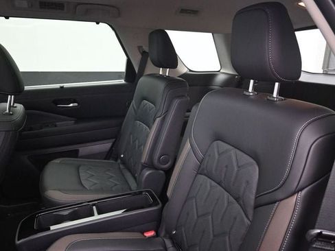 New 2026 Nissan Pathfinder Platinum AWD/4WD image 27