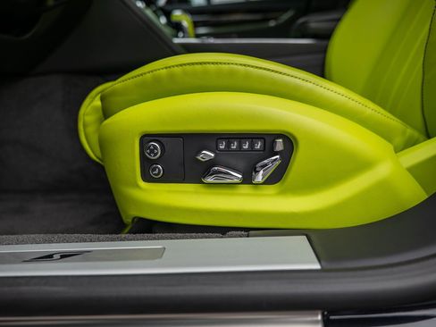 Used 2024 Bentley Flying Spur S V8 image 18