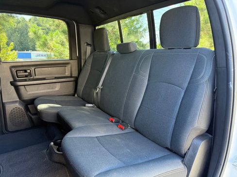 Used 2024 RAM 2500 Tradesman w/ Chrome Appearance Group image 41