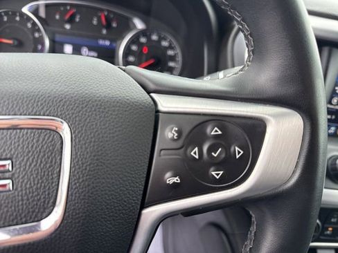 Used 2023 GMC Acadia SLT image 26