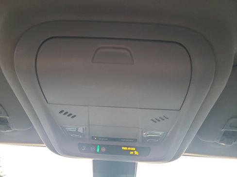 Used 2023 Chevrolet Equinox LT image 21