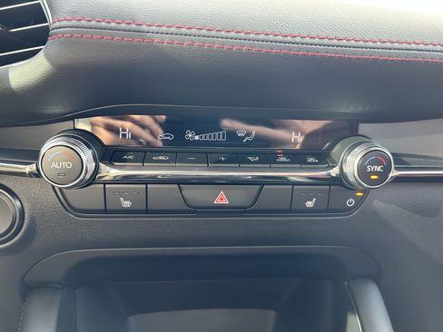 Certified 2025 MAZDA MAZDA3 Carbon image 15