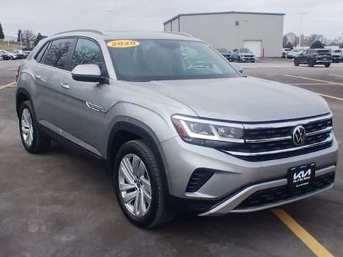 Used 2020 Volkswagen Atlas Cross Sport SE image 5