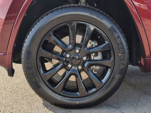 Used 2022 Jeep Grand Cherokee Laredo X image 32