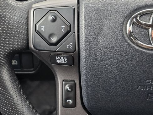 Used 2019 Toyota Tacoma TRD Off-Road w/ Technology Package AWD/4WD image 15