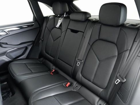 Certified 2025 Porsche Macan image 26