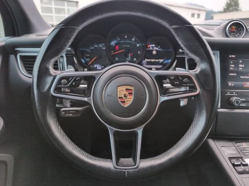Used 2017 Porsche Macan w/ Premium Package Plus AWD/4WD image 19