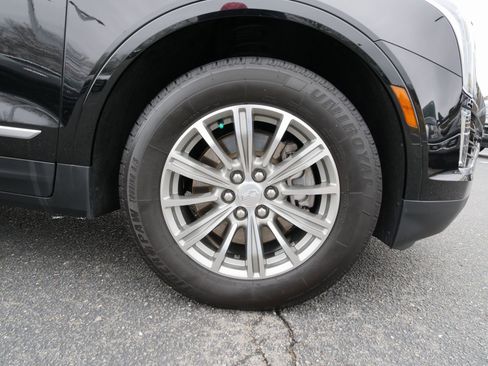 Used 2018 Cadillac XT5 Luxury w/ Driver Awareness Package image 11