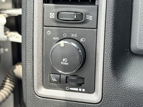 Used 2013 RAM 1500 Express RWD image 38