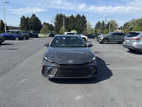 Used 2025 Toyota Camry SE w/ Multimedia Upgrade Package image 23