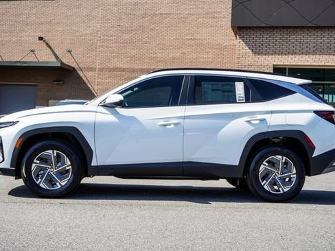Certified 2025 Hyundai Tucson Blue AWD/4WD image 10