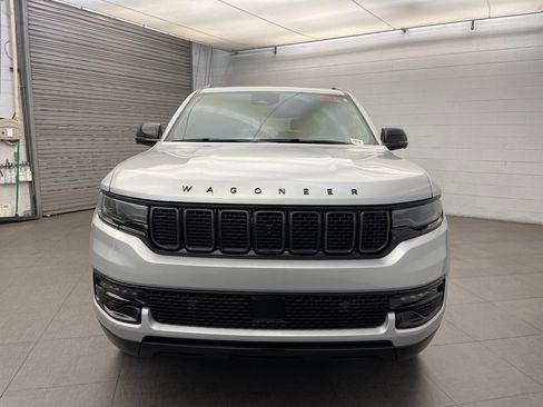 New 2025 Jeep Wagoneer L Series II w/ Convenience Group I image 9